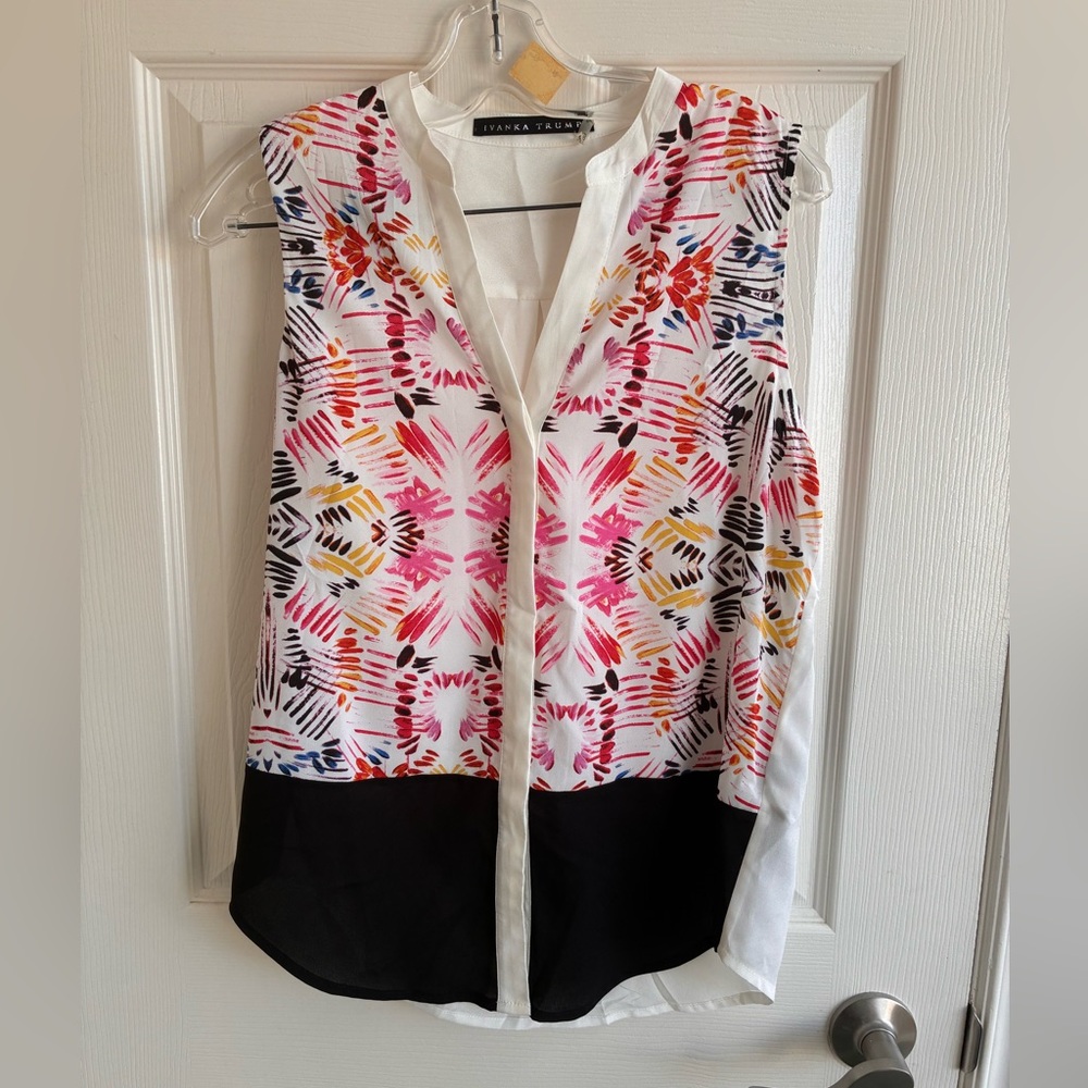 NWT Colorful Geometric Print Sleeveless Top small